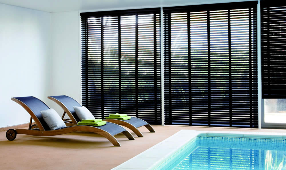 commercial-blinds-woodenvenetians-spa-poolside-TABLET.jpg