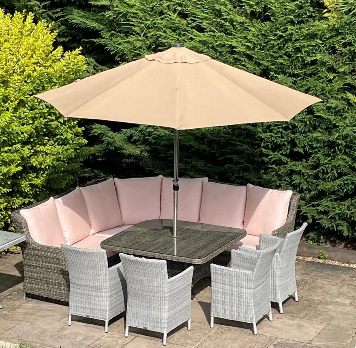 Amelfi outdoor seat pads for Rawlins in blush premium (including parasol)