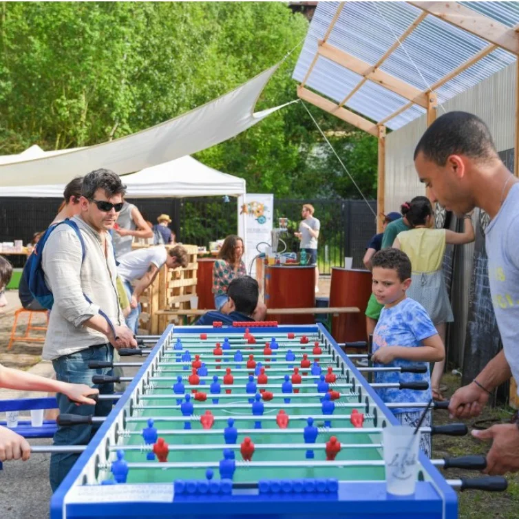 Babyfoot géant Un babyfoot géant, 4 contre 4, pour se refaire la coupe du monde 98 ou 2018 !