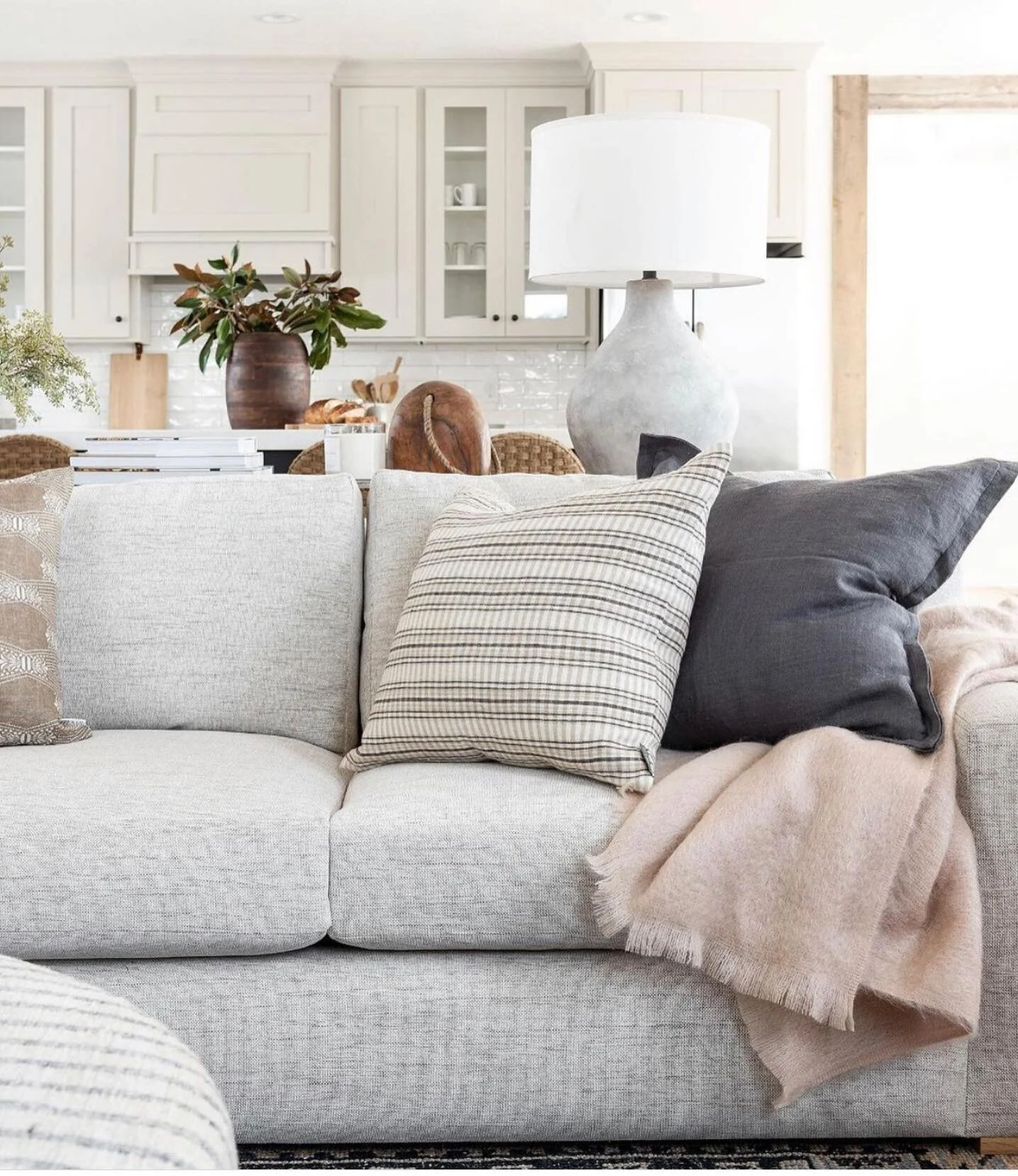 So cozy! The right angle shot is everything! Love this look!