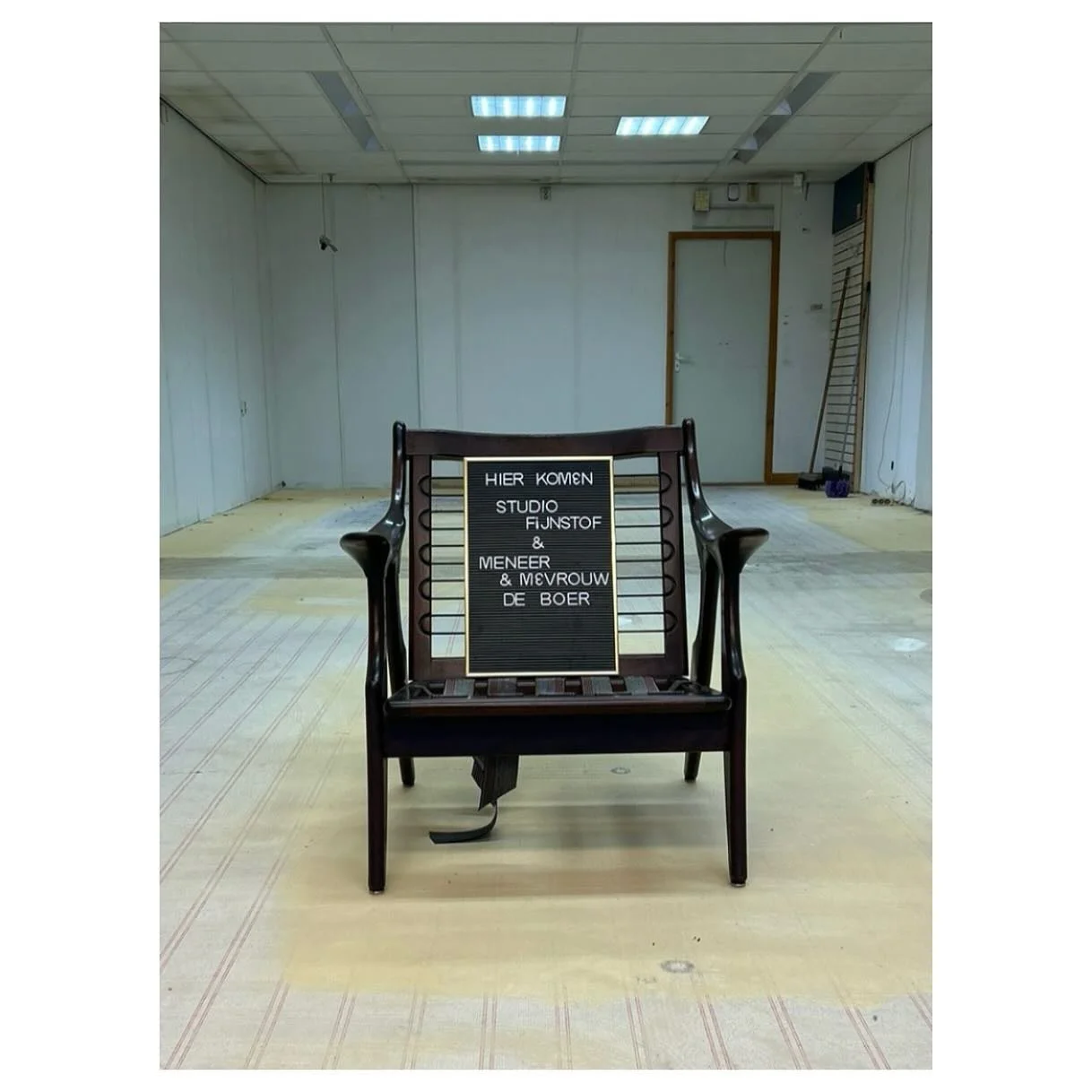 Yes!! Studio Fijnstof gaat verhuizen! En dat niet alleen, ik ga ook echt een te leuke samenwerking aan&hellip;

Binnenkort openen @meneerenmevrouwdeboer en ik samen een stoffeerderij op de Jan van Galenstraat in Utrecht!! 🥳🥰 Naast de te leuke winke