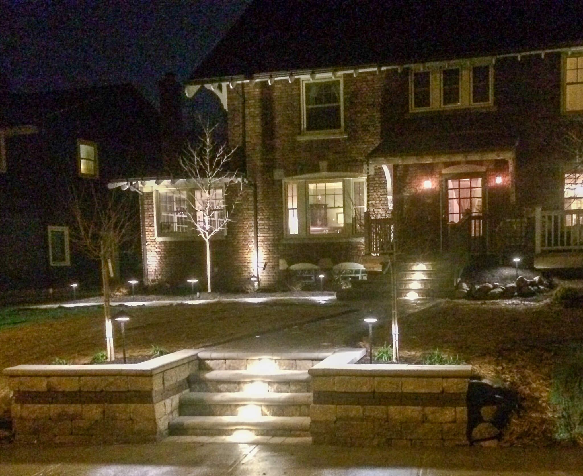 Front yard landscape lighting