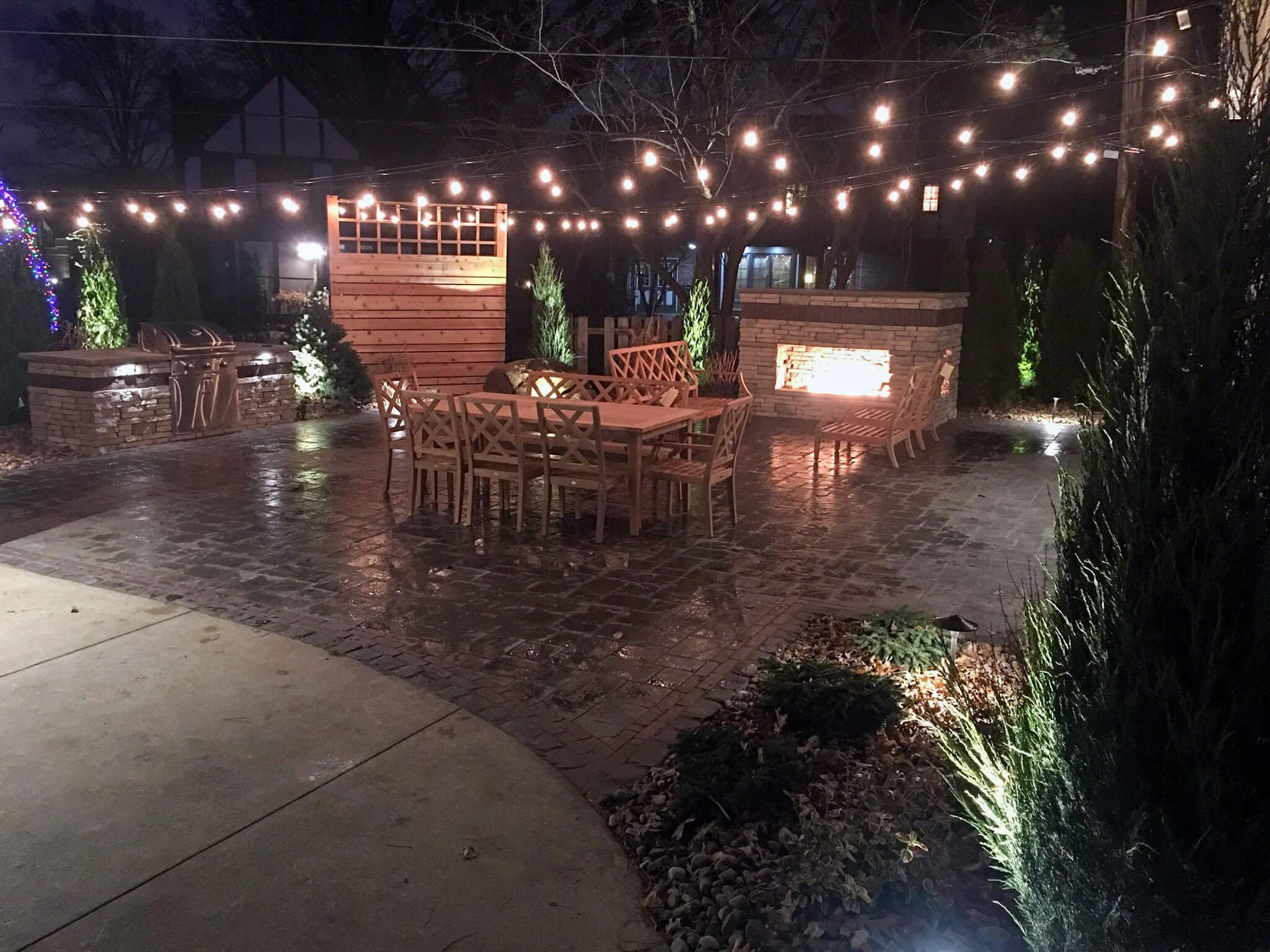 Patio and Outdoor Kitchen Lighting