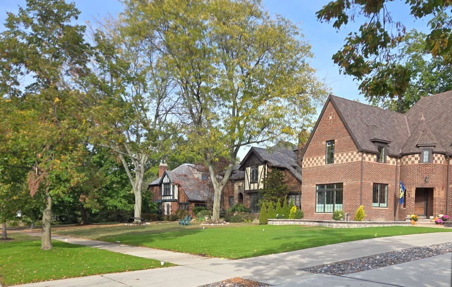 Well_maintained_lawn_by_precise_lawn_care_ohio