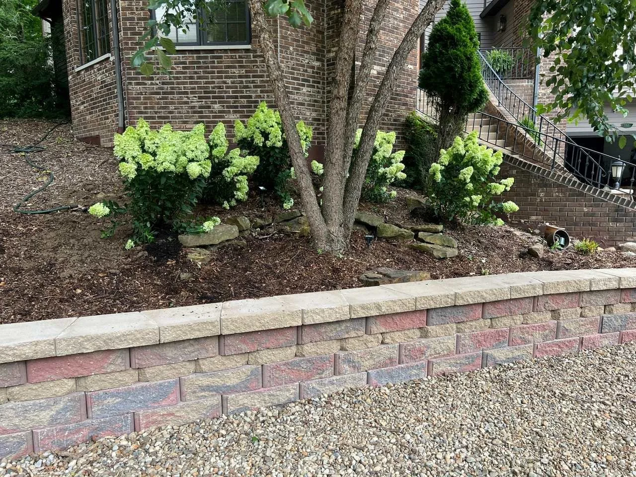 Hardscape-retaining-wall-installation-cleveland-ohio