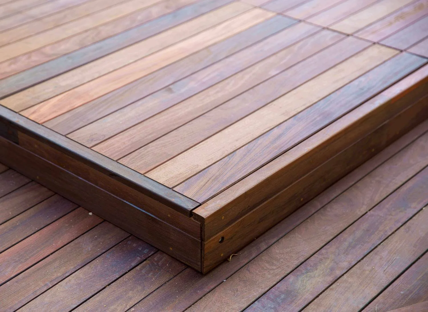 Benefits of Composite Decking vs. Traditional Decking