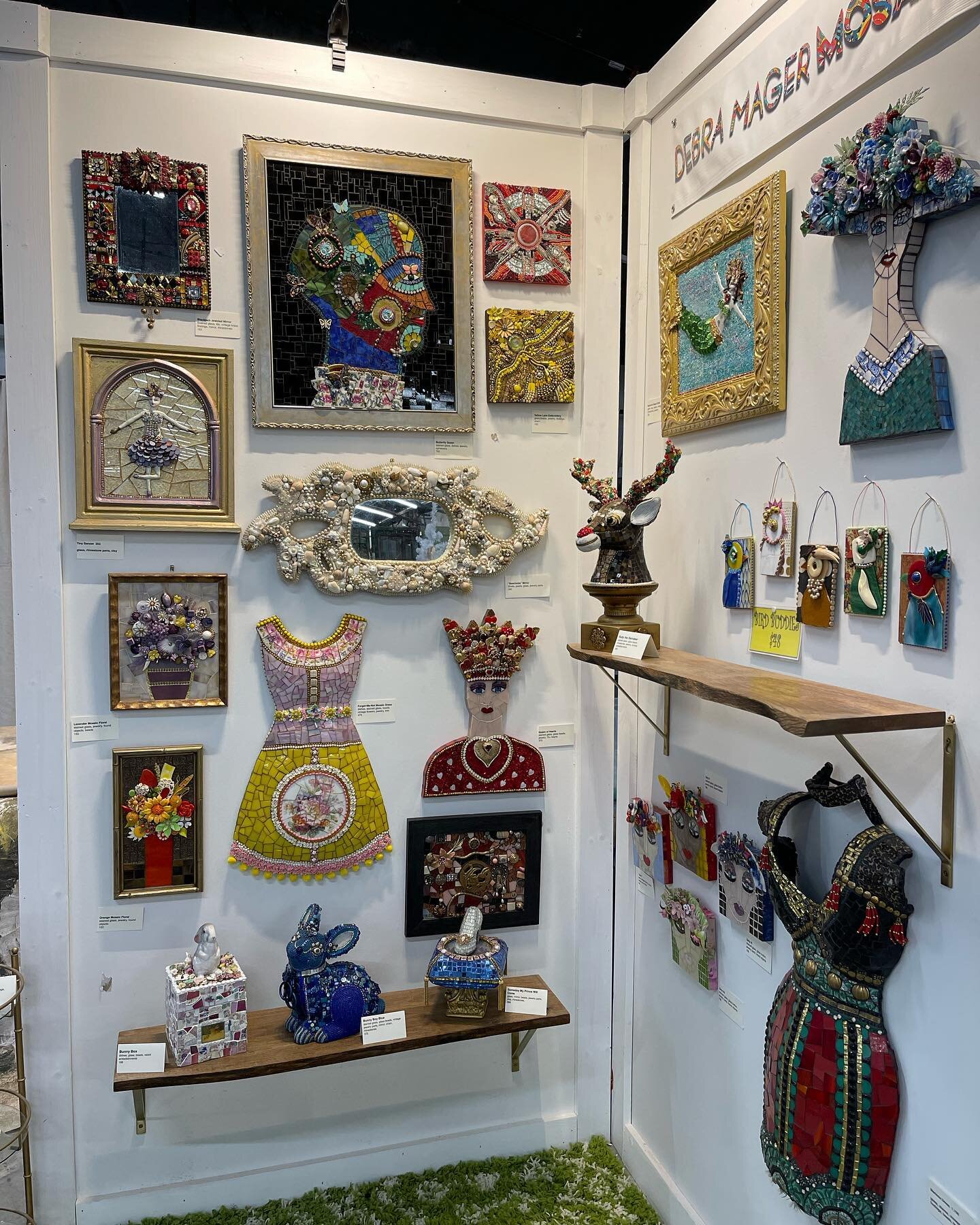 I just updated my Marquee booth today with new work and special &ldquo;holiday&rdquo; pricing on all your favorites. My neighbor asked to put Dorothy the Swan in her booth so she&rsquo;s front and center. So nice! I hope you will visit this magical p