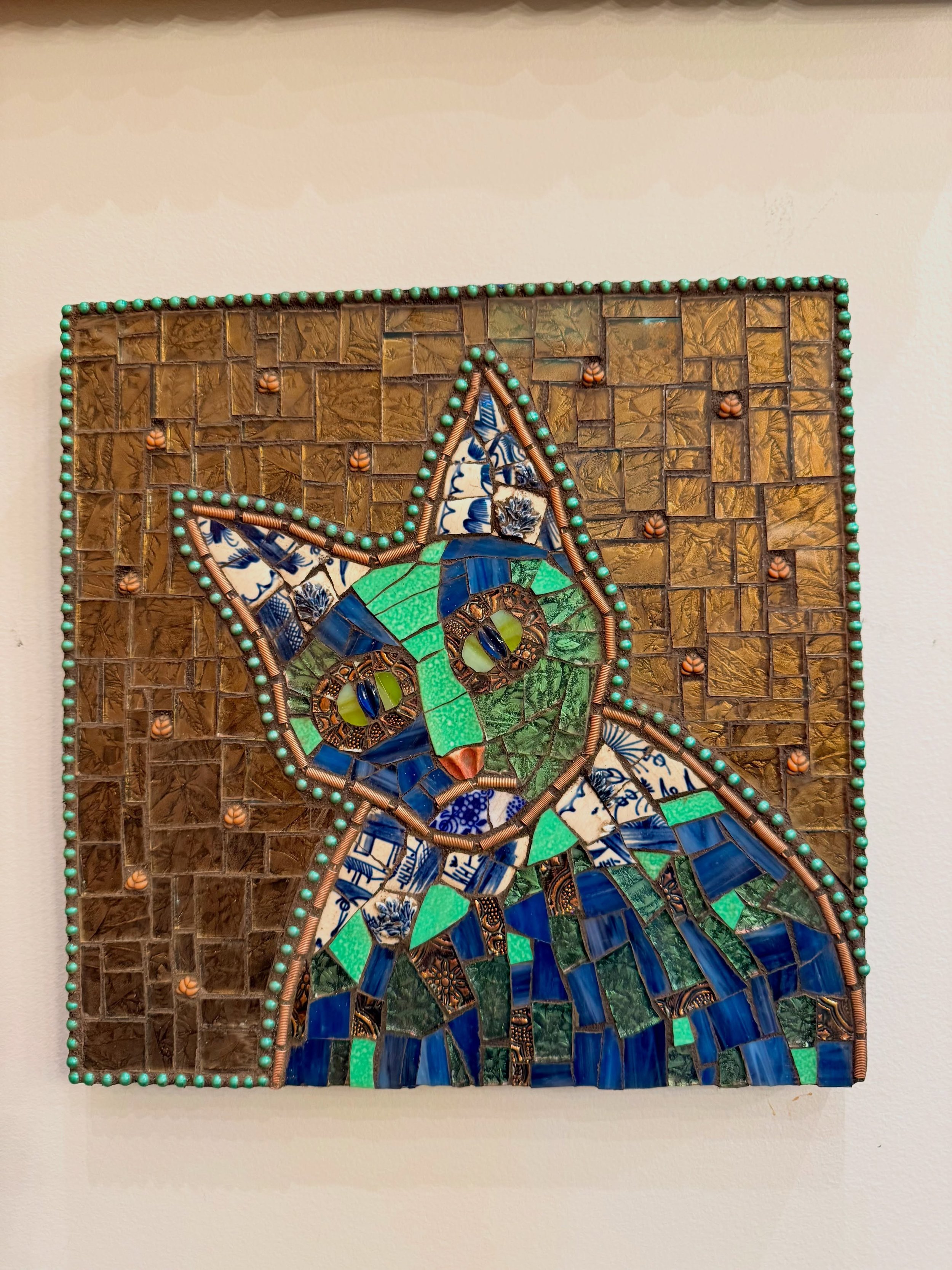 Cat. 10x10&rdquo;. #mosaicart #catlove #catart #mixedmediamosaic #woolworthwalk