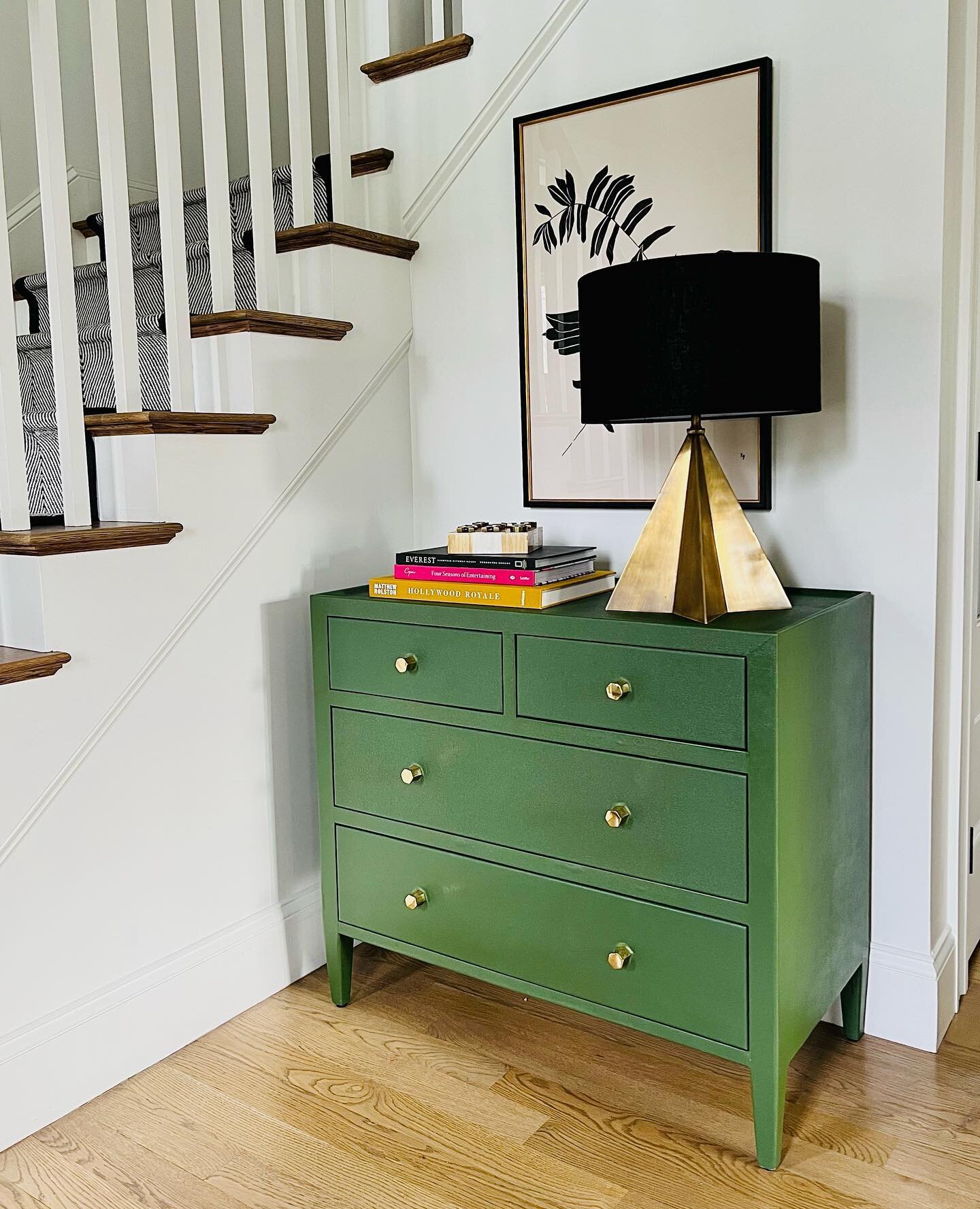 We&rsquo;re green with envy for this preppy classic foyer. A splash of color is always fun and inviting!  @stylehouseboston