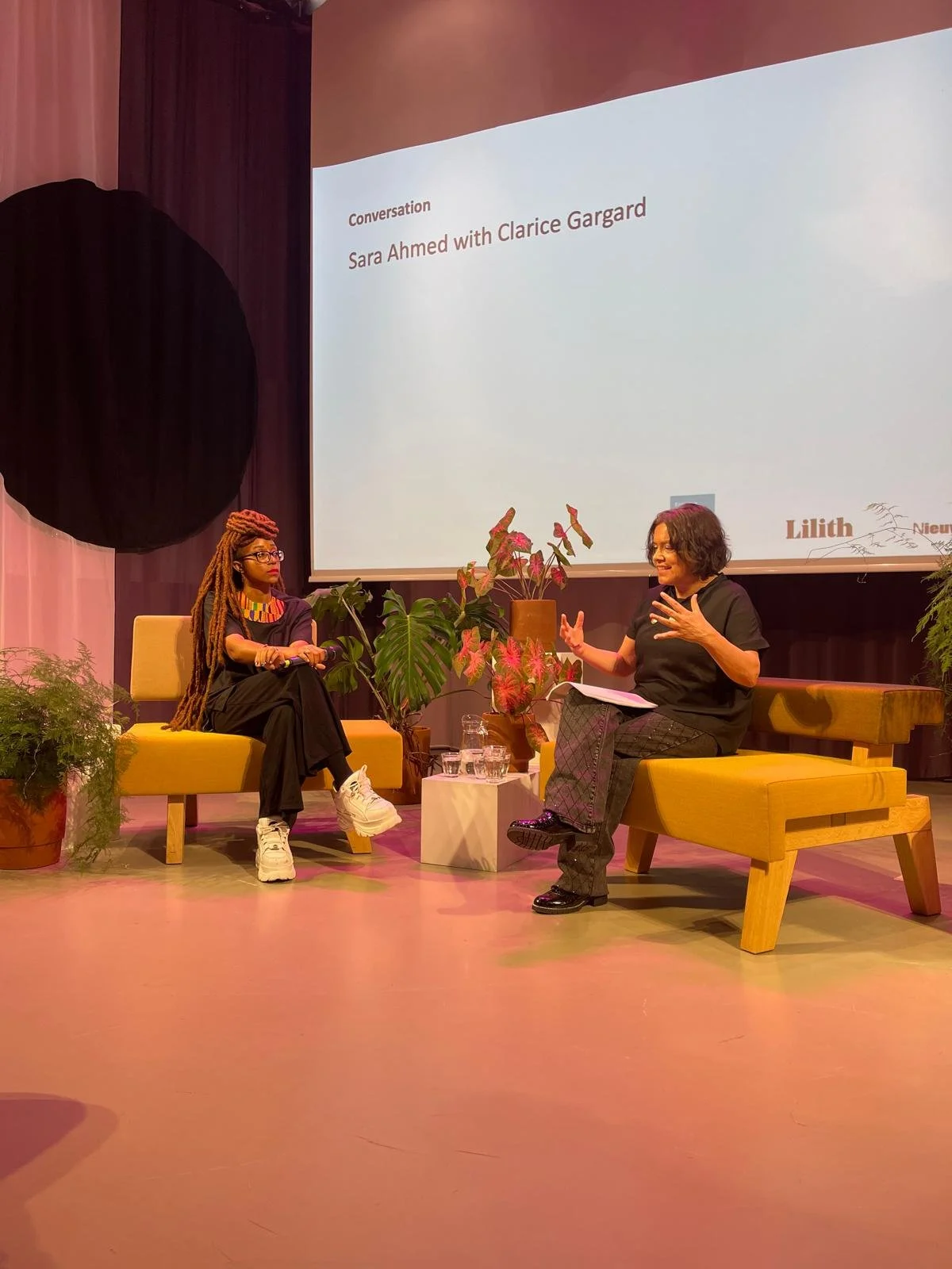 Kijk hier de talk met feminist killjoy Sara Ahmed terug
