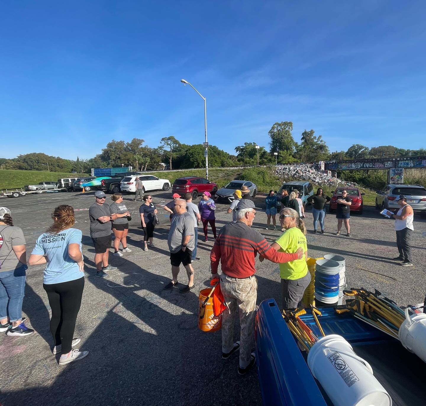 On Friday we kicked off the earth day weekend by hosting our 2nd Annual Earth Day Clean-Up! This year we had 40+ people attend our event (many from @navyfederal), together picking up around 330 lbs of trash at Wayside Park (and surrounding area). 

T