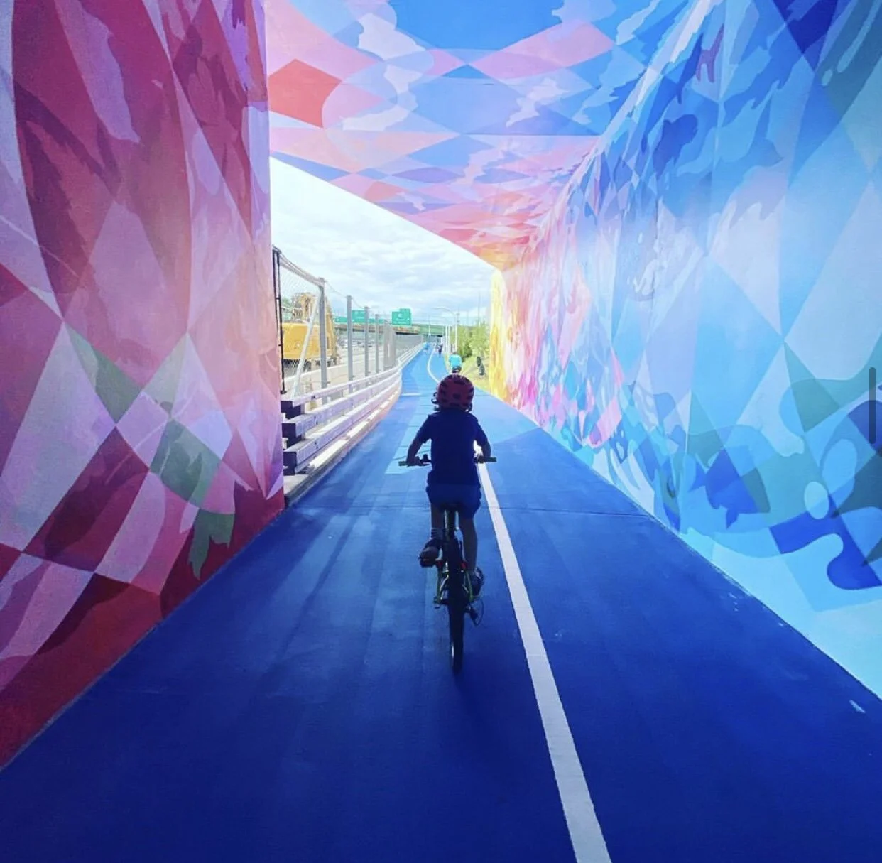  4,000-square-foot mural on shared path of Tappan Zee Bridge in South Nyack,  NY, in collaboration with   ArtsWestchester ,  Arts Council of Rockland , and the  New York State Thruway Authority  