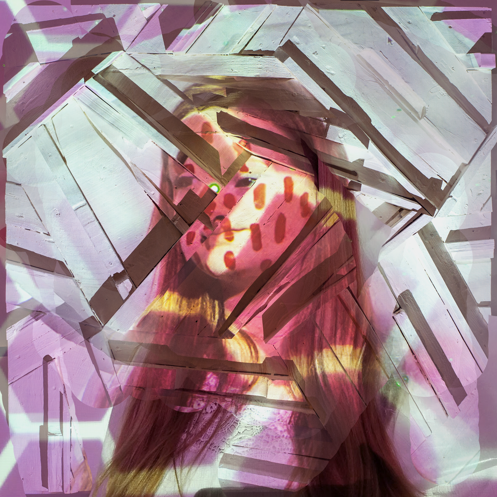 Isabel. Digital photo and projection