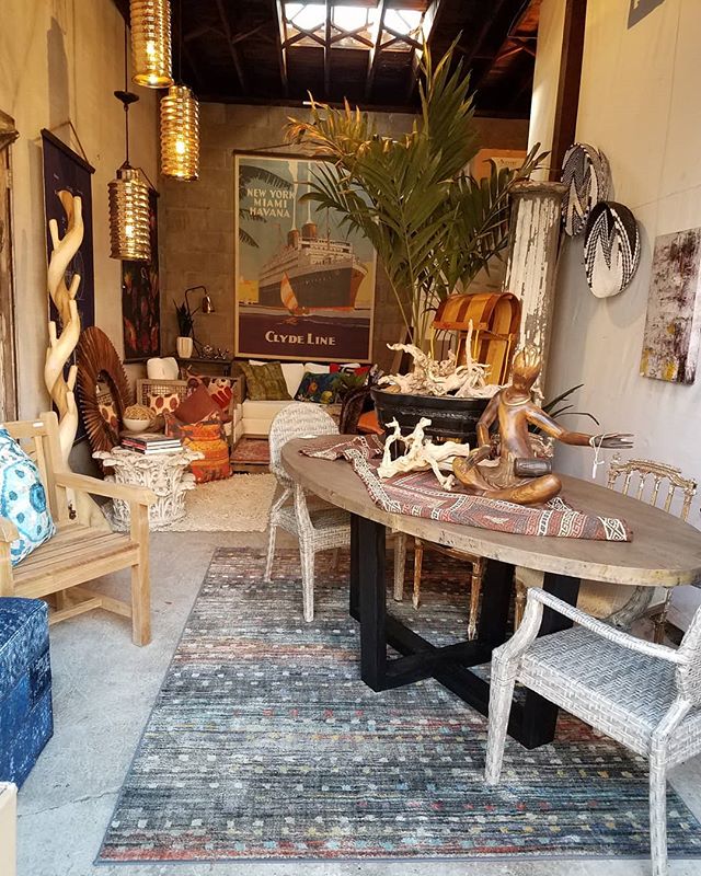 Happy Thanksgiving from INSIDE. This beautiful surf board shaped dining table is the perfect size at 79&quot; x 40&quot;. The combination of modern design and warm finishes make the perfect place for six people to hang out. Come INSIDE for holiday sa