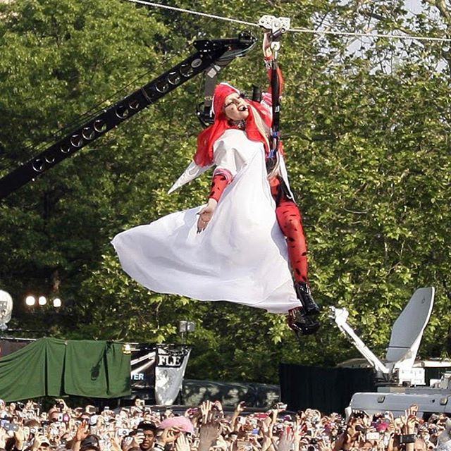Here&rsquo;s @ladygaga zipping into a live concert performance. Celebrities, they&rsquo;re just like us 😊 Everyone loves to zip! #zipline #ladygaga #celebrity #pittsburghproud #ziplining #pgh #pghzipco
