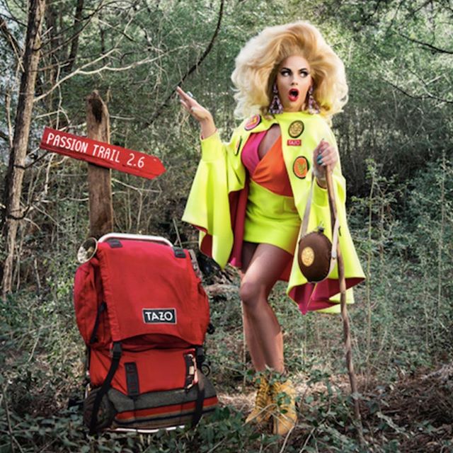 Yasss Queen!! Scroll through to checkout Alyssa Edwards on the Zipline at Camp Tazo! @alyssaedwards_1 @rupaulsdragrace #alyssaedwards #camptazo #tazotea #pittsburghproud #pittsburgh #zipline #412 #celebrity #dragqueen #realness @tazo #ziplining