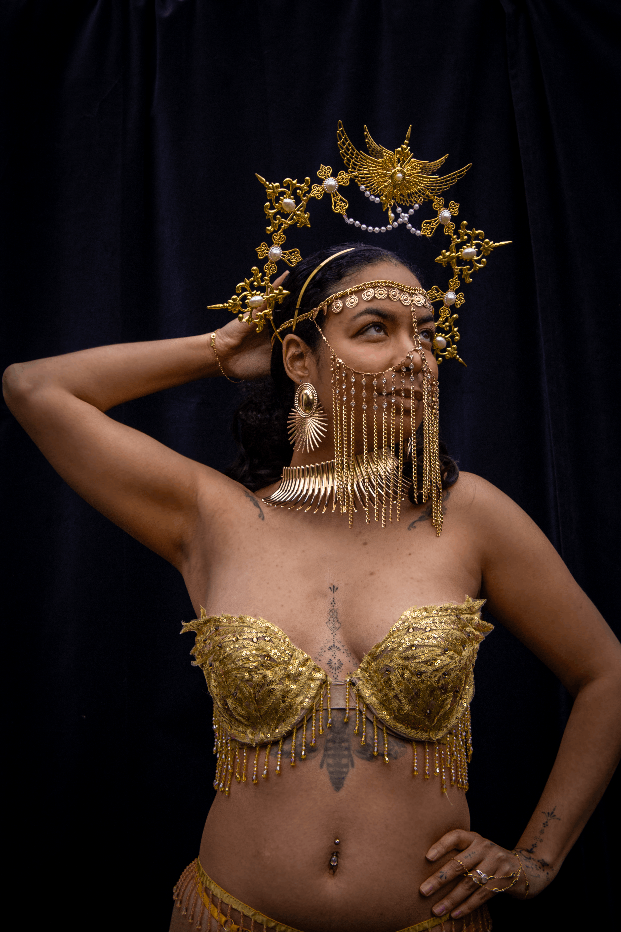 Female Photographer Burlesque Shoot London Gold Goddess.png