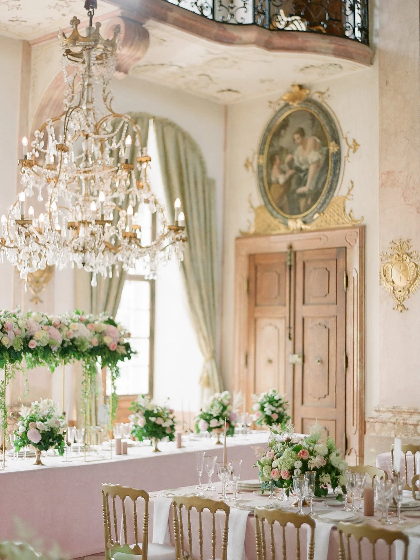 Sound of Music tablesetting at the beautiful @schlossleopoldskron in Salzburg-Austria!🤍

Captured by the talented @gregfinck 
As seen on @stylemepretty and @hochzeitswahn 

#destinationweddingplanner #gettingmarried #destinationweddingaustria
#be