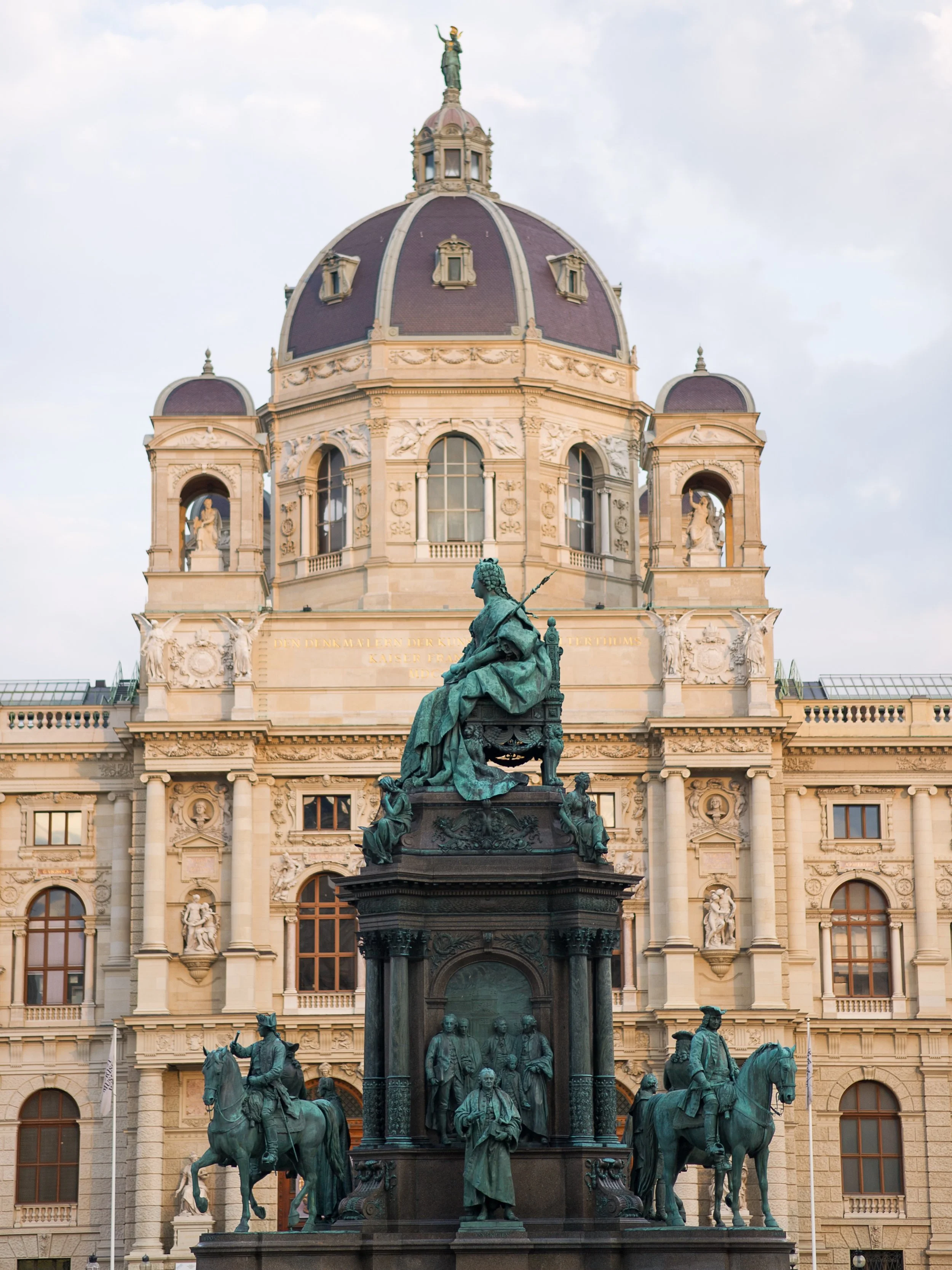 Viennese perspectives captured by @stefaniekapraphoto ✨

#destinationweddingplanner #gettingmarried #destinationweddingaustria
#bestweddingplanner #weddingvienna