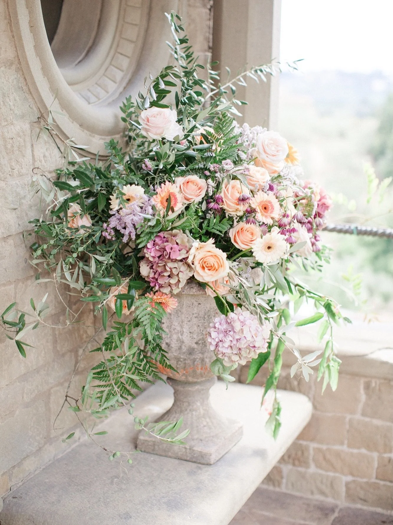 Floral beauty by @avbb at one of our favorite venues in Tuscany @villalefontanelle ! Ilaria we love you! 💘
Photo: @atelieraberg 
As seen on @stylemepretty 

#destinationweddingplanner #gettingmarried #destinationweddingitaly 
#bestweddingplanner 