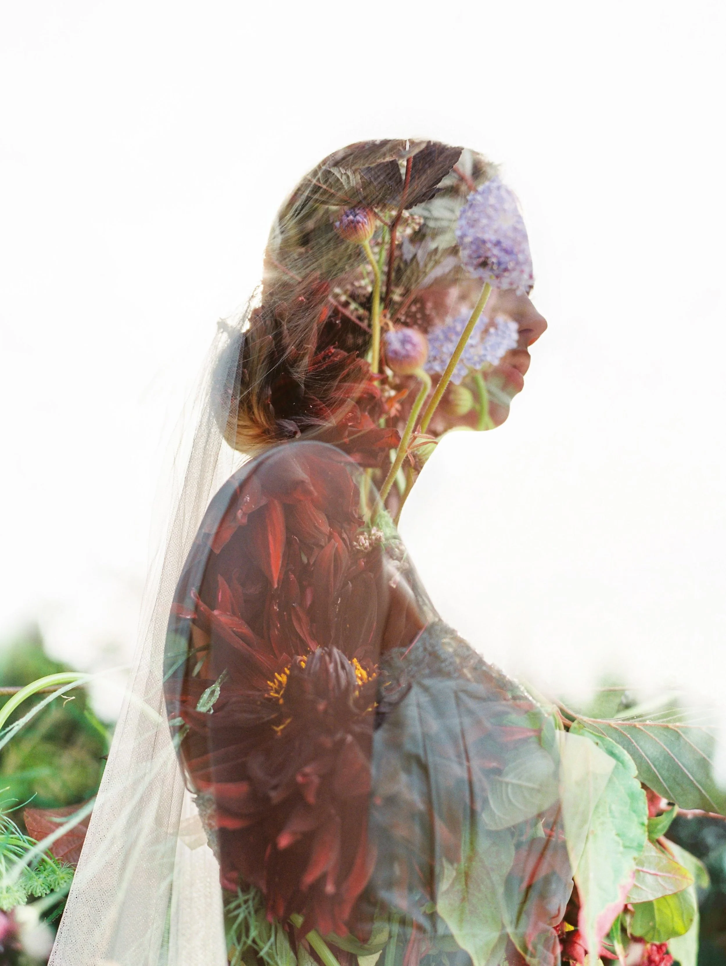 Bridal beauty in England, captured by @theresa_furey 
As seen on @magnoliarouge 🤍

#destinationweddingplanner #gettingmarried #destinationwedding
#bestweddingplanner #bride