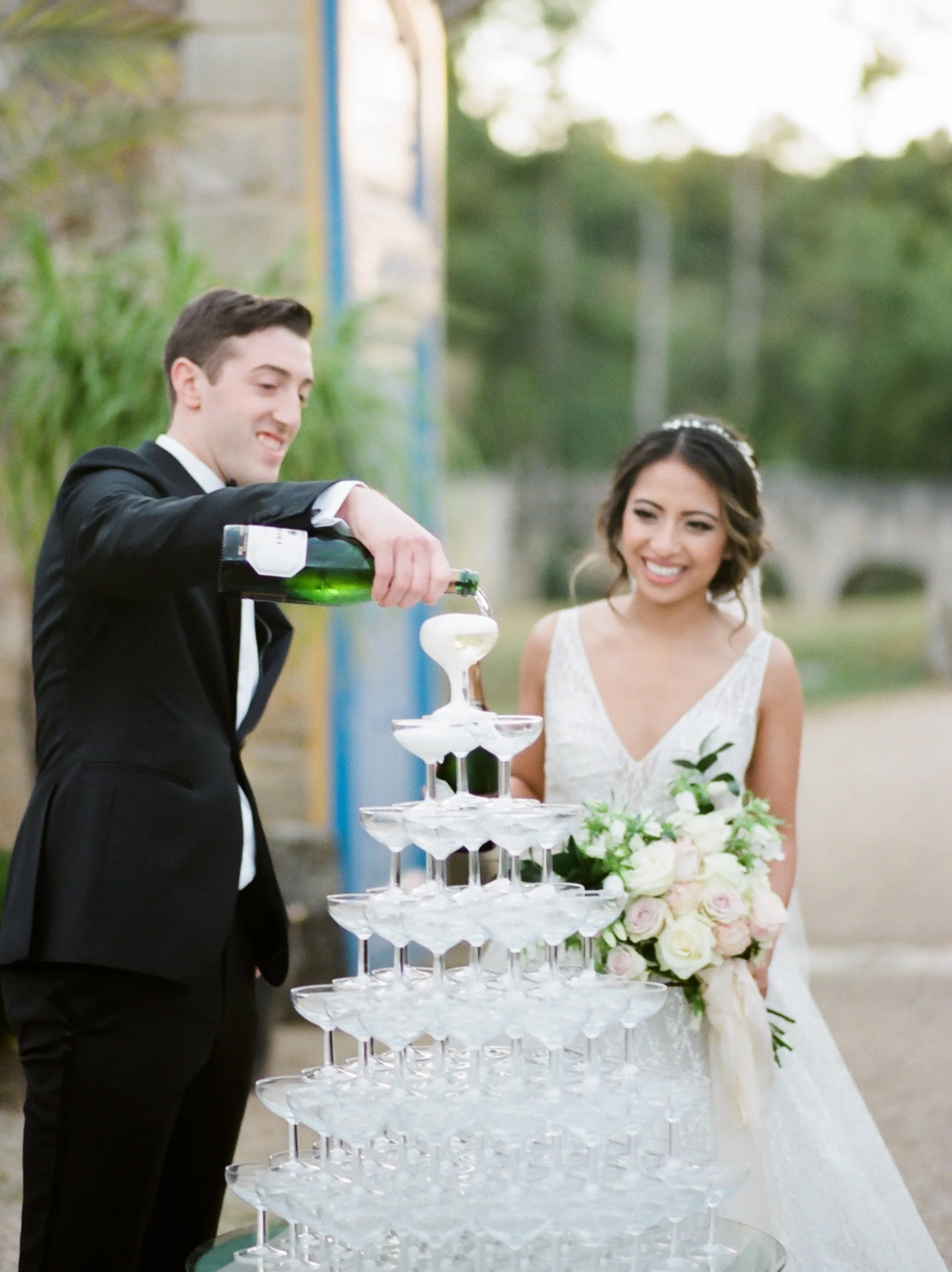 Our beautiful couple on their Destination Wedding in 
France 👑 beautifully captured by @peterandveronika 

As seen on @stylemepretty 

#destinationweddingplanner #gettingmarried #destinationweddingfrance 
#bestweddingplanner #fineartwedding