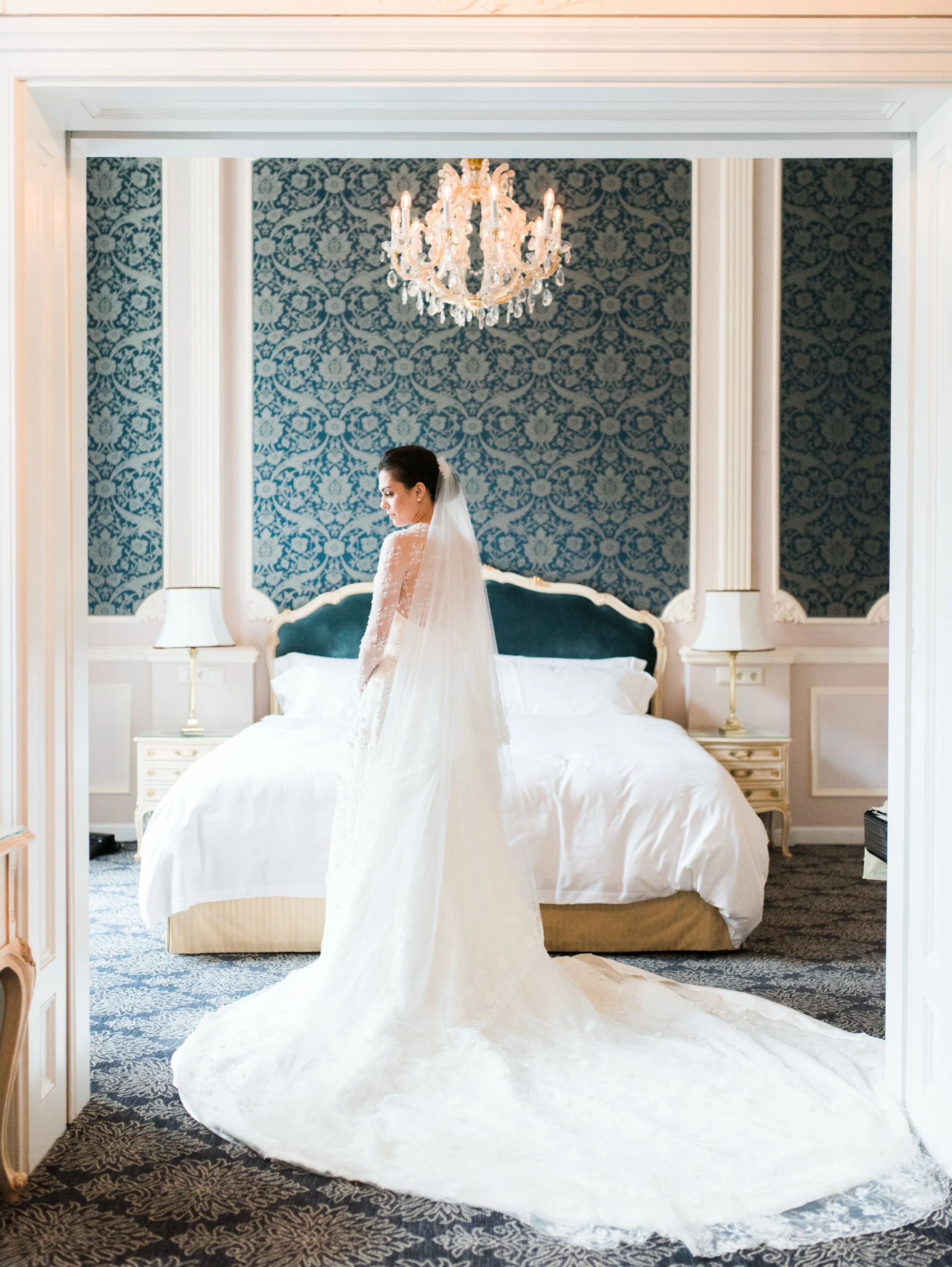 A truly royal Getting Ready of our bride Alena at the one and only @imperialvienna 🤍

As seen on @stylemepretty @thebridestory @hochzeitswahn and @modwedding 

Captured by our dear friends of @love.is.my.favorite.color 

#destinationweddingplanne