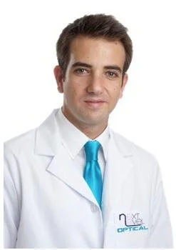 elliott_touati_licensed_optician.jpg