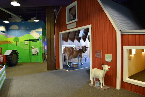 bigredbarn.jpg