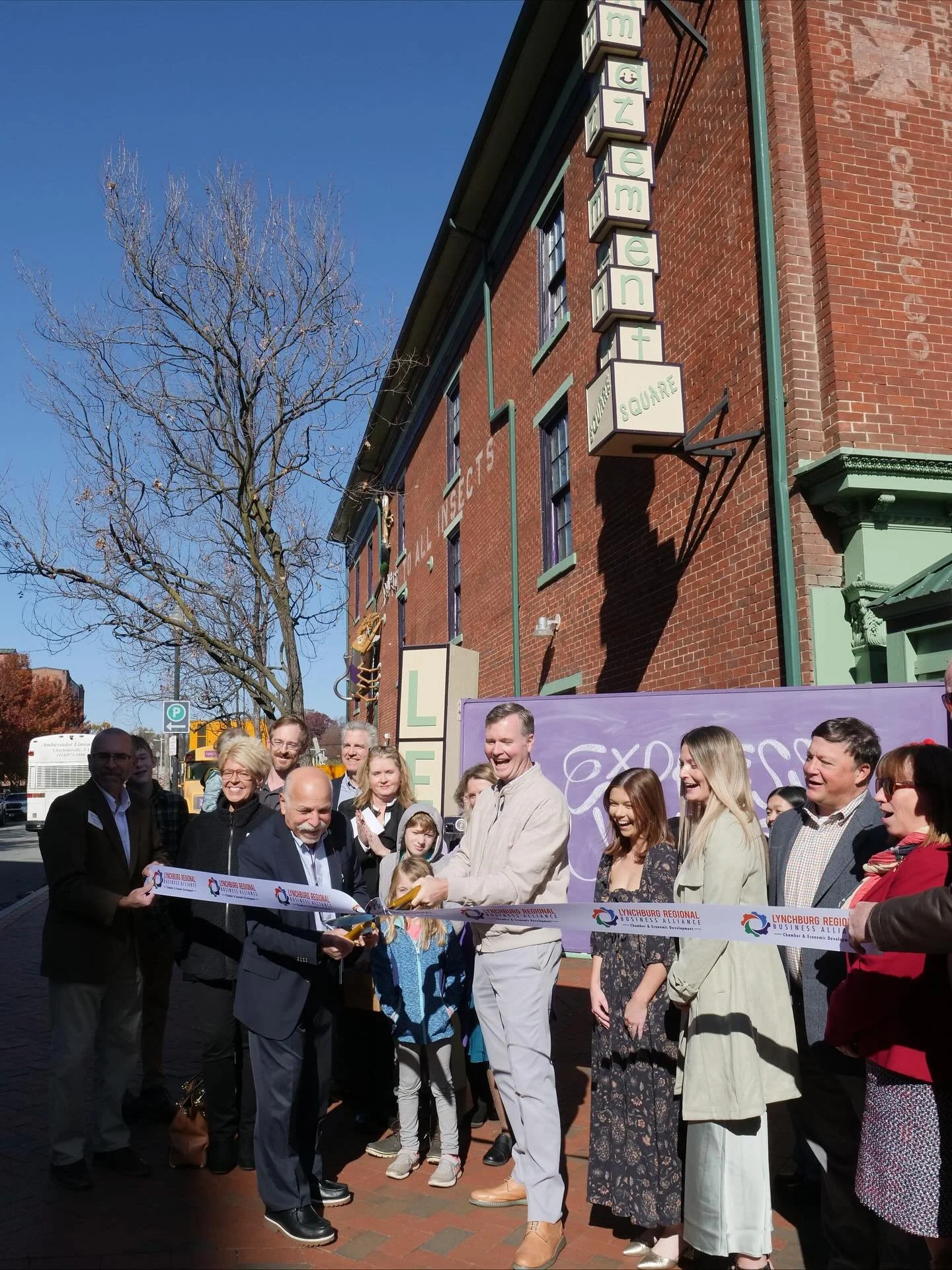 We want to give a special thank you to the Lynchburg Regional Business Alliance and to everyone who attended the ribbon-cutting ceremony for the newest outdoor interactive, the Learn Chalk Wall! 

The LEARN Chalk Wall is the perfect canvas for anyone