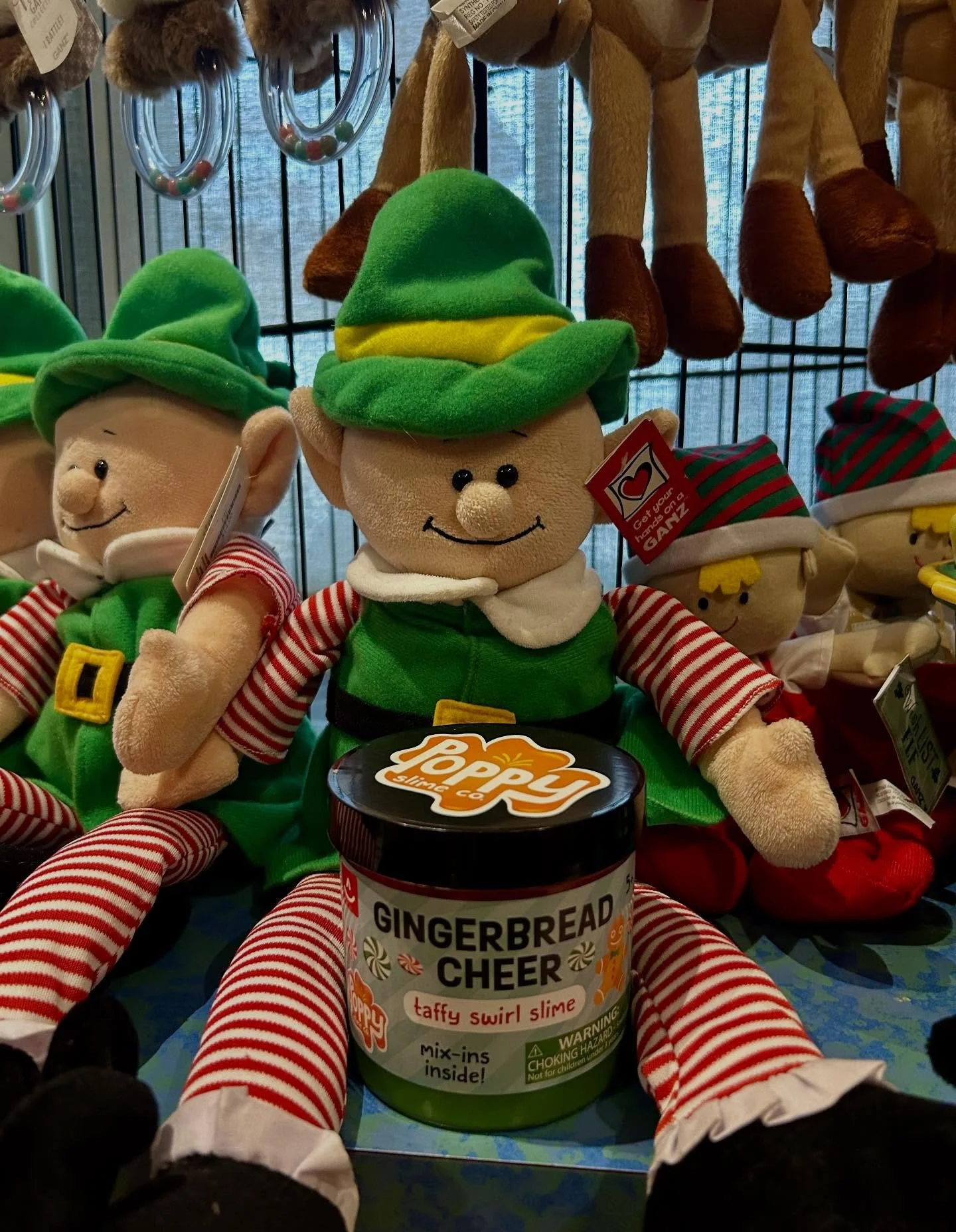 The elves are already getting into the holiday slime in Caf&eacute; Amaze! 

Hurry! Check off your holiday shopping list with us before Santa&rsquo;s helpers run off with it all! 🎁