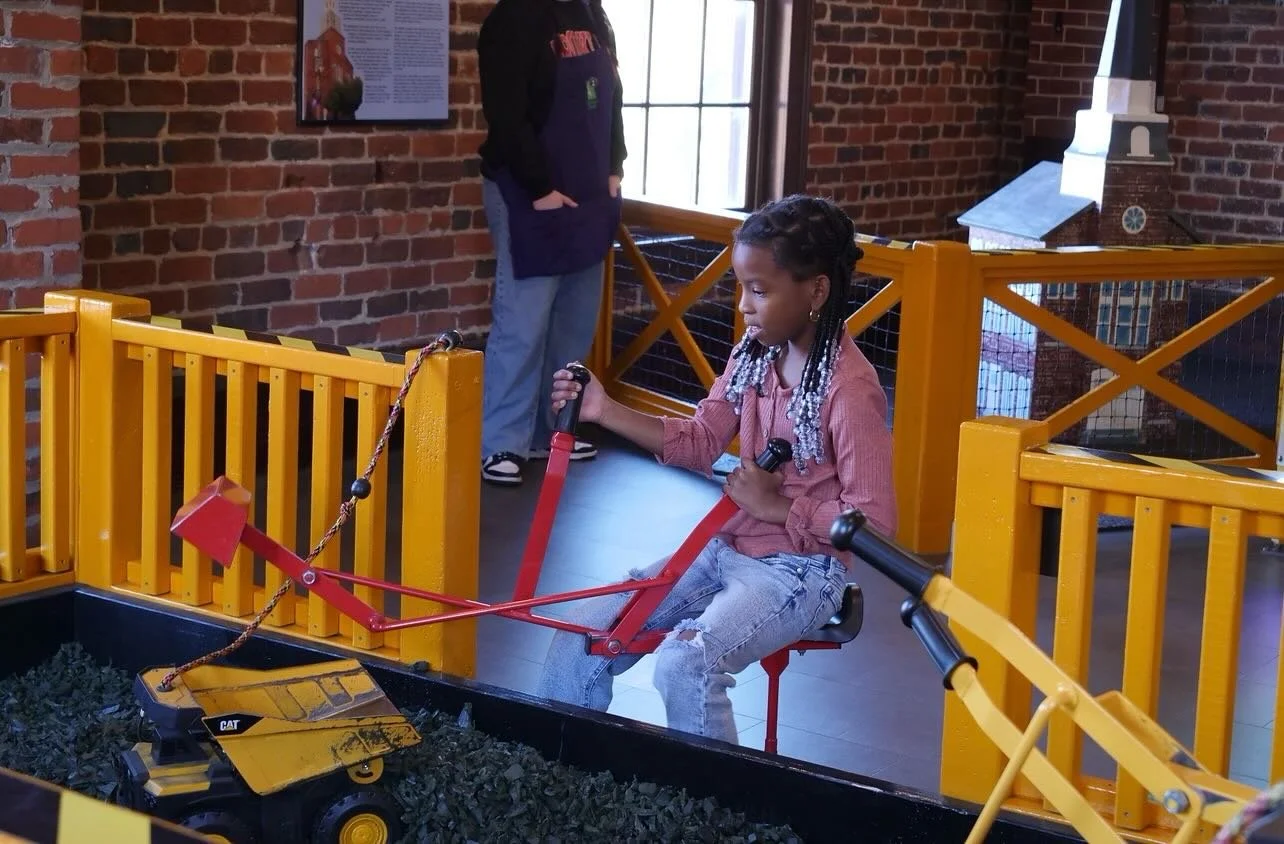 Gather the whole family and explore Amazement Square during winter break! 

Don&rsquo;t miss out on our Saturday programs tomorrow! 

&bull;Start with Art: Create your own pinecone gnomes!
&bull; Open MakerSpace: Weave your own coasters!
&bull; Pop-U