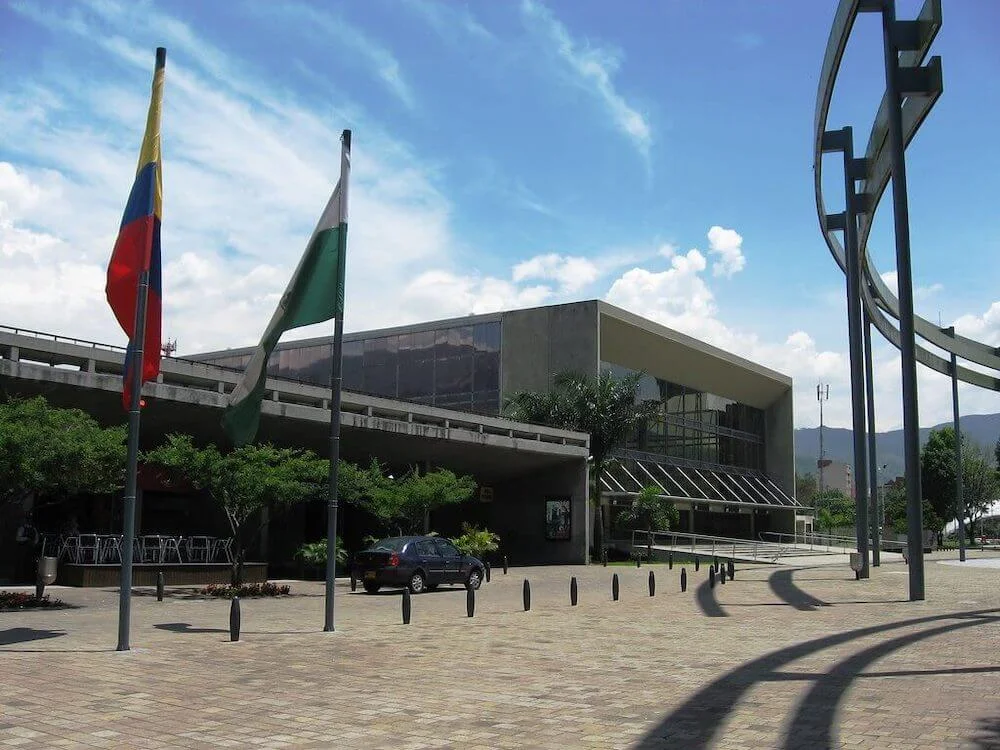 plaza-mayor-medellin_vape-south-america.jpg
