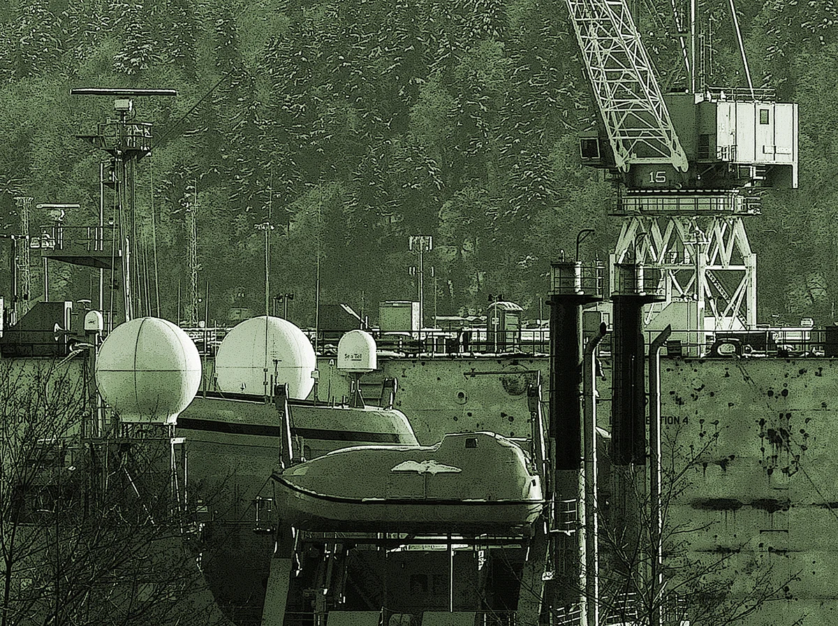 Balls & Crane & Lifeboat 1200.jpg