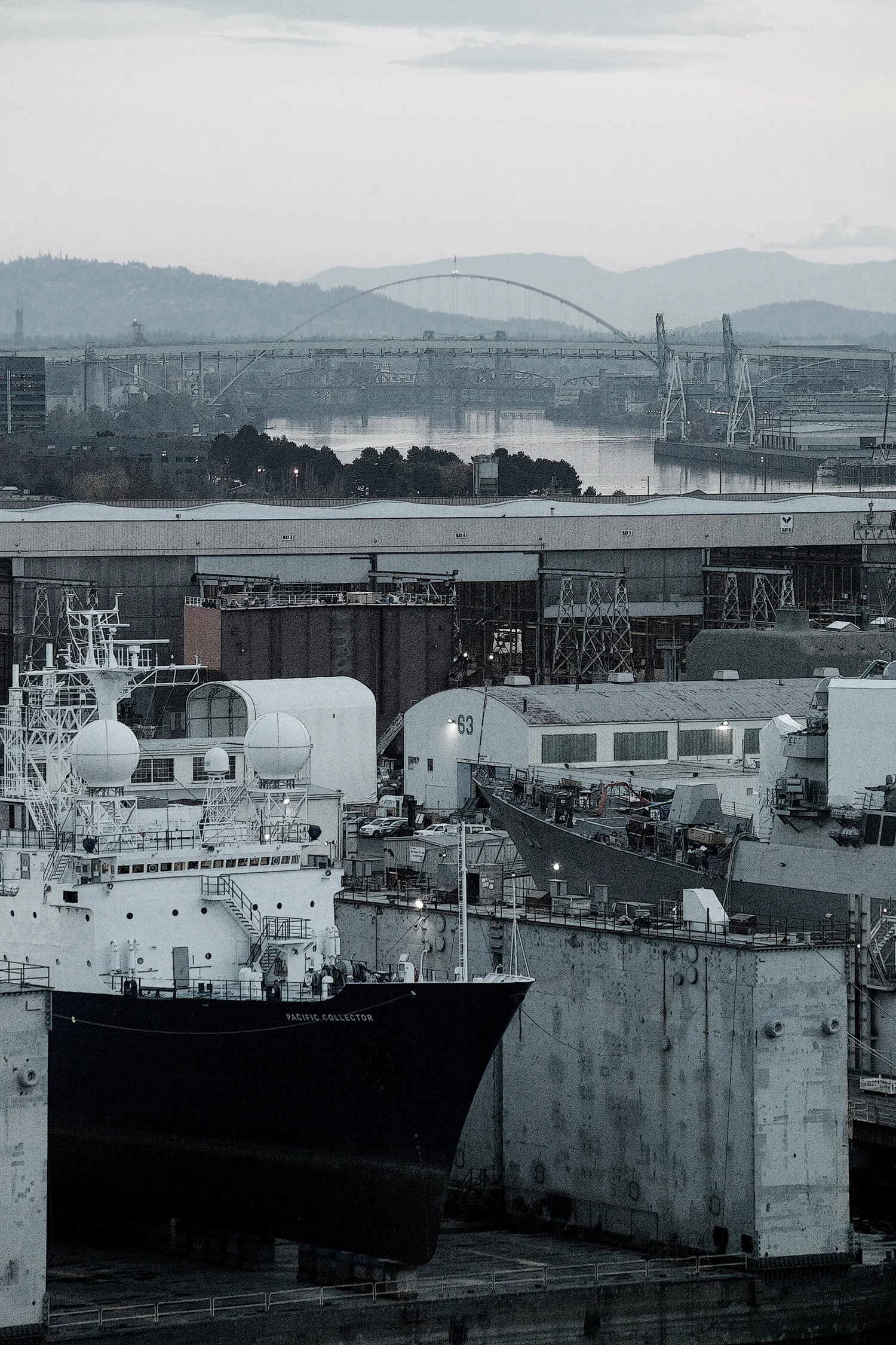 Ships in Drydock Swan Island 1500.jpg