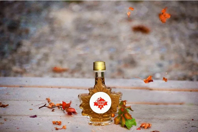 Top of the 'Nock Glass Maple Leaf Bottle 35ml