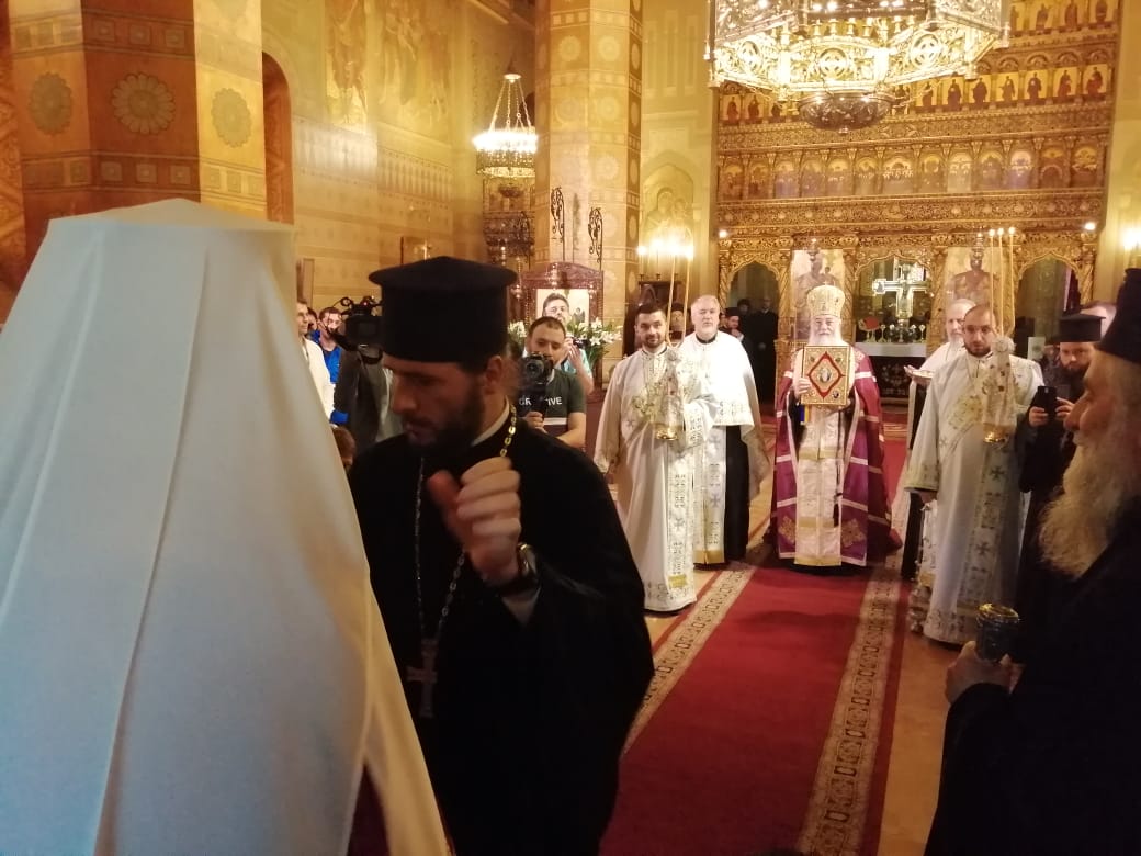 البطريرك الروماني يفتتح لقاء الشباب الأرثوذكسي العالمي السادس في كرايوفا- رومانيا ويقيم صلاة الشكر في كاتدرائية القديس ديمتريوس