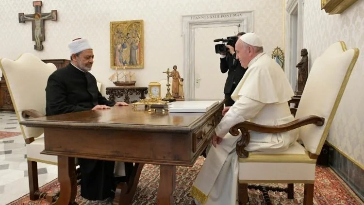 Pope Francis receives Grand Imam of Al-Azhar