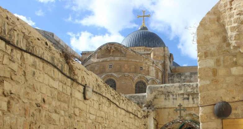 الأرض المقدسة والدخلات الإحتفالية إلى كنيسة القيامة في زمن الصوم الأربعيني