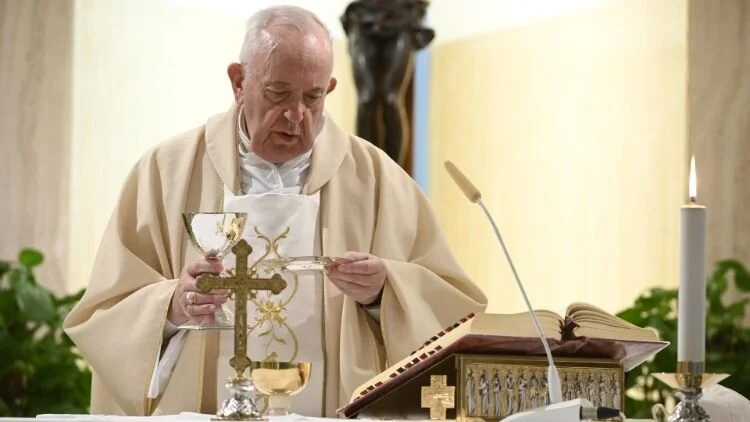 الكنيسة في مواجهة فيروس كورونا