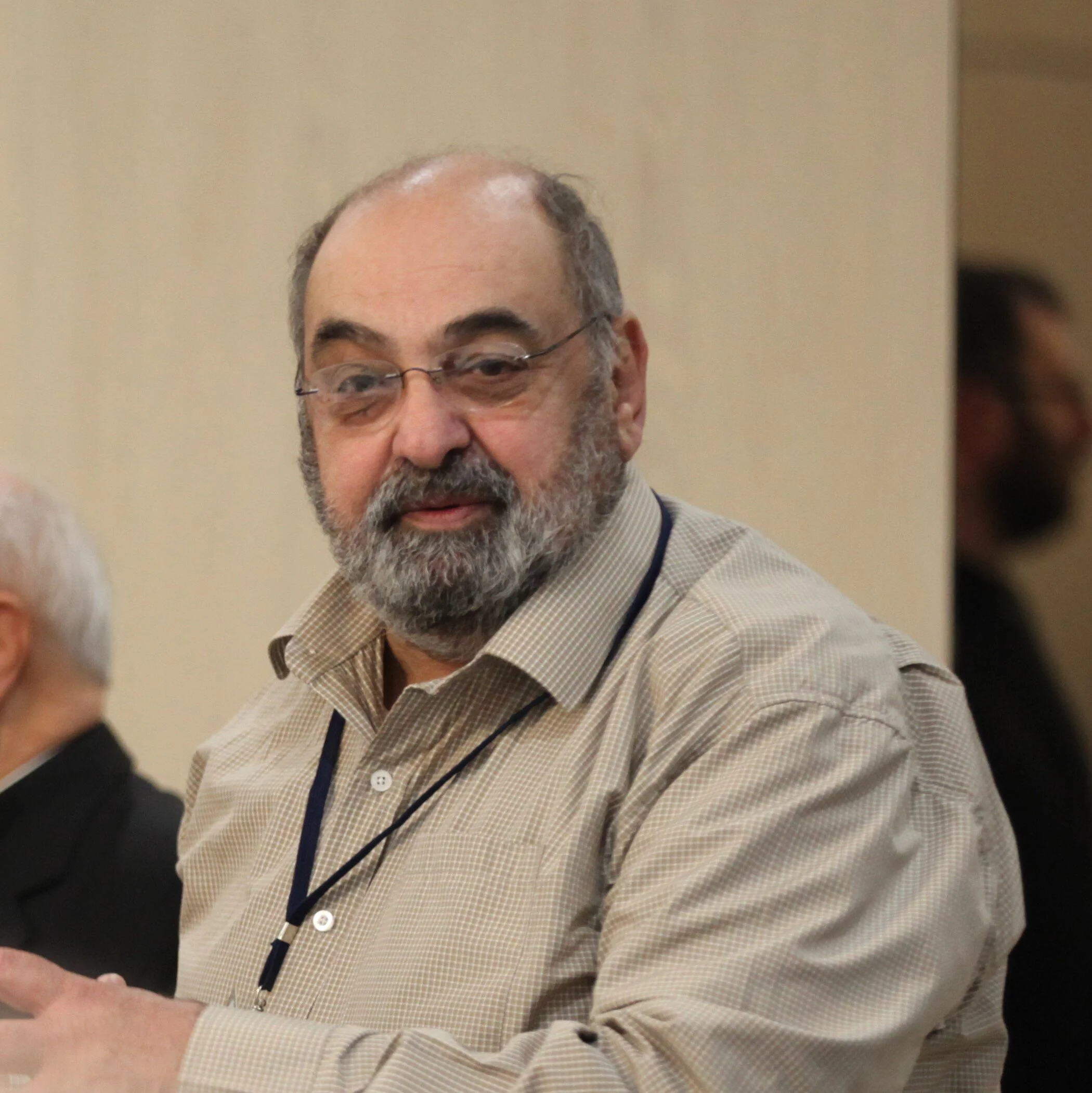 مبروك سعادة الدكتور عودة قواس 