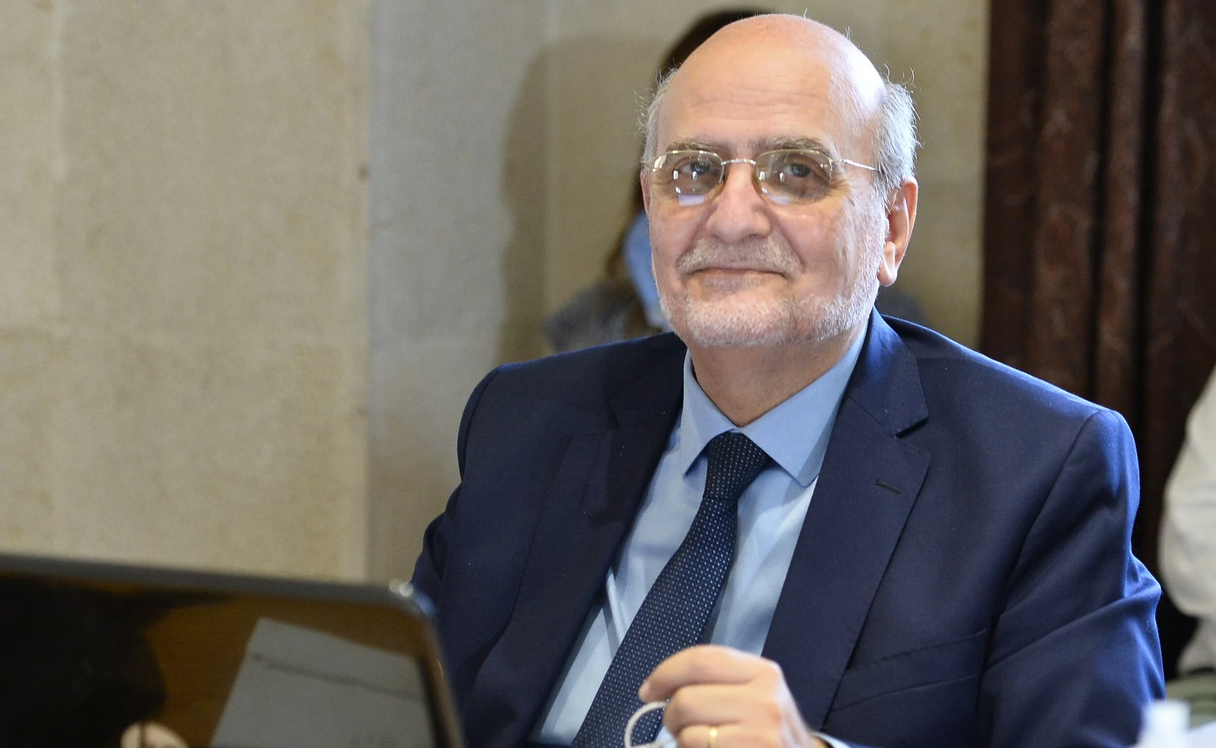 الأمين العام لمجلس كنائس الشرق الأوسط د. ميشال عبس يطالب بالعدالة لأرتساخ عبر إذاعة صوت فان