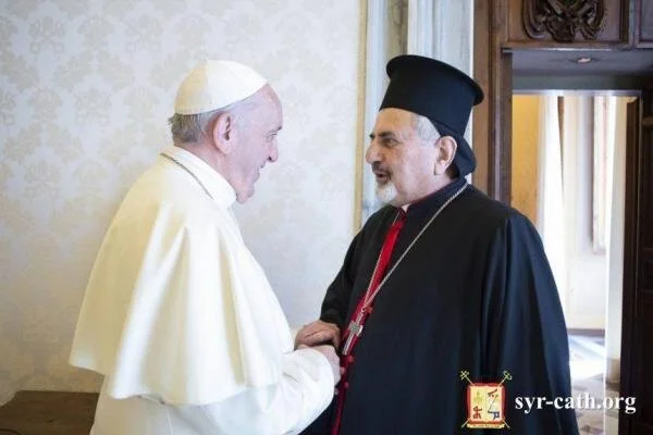 قداسةُ البابا فرنسيس يهنّئ غبطةَ أبينا البطريرك مار اغناطيوس يوسف الثالث يونان بمناسبة يوبيله الأسقفي الفضّي