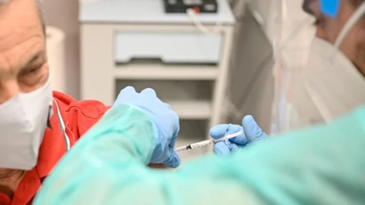 The Church facing Covid 19 - Vatican: No punishment for those who refuse Coronavirus vaccine