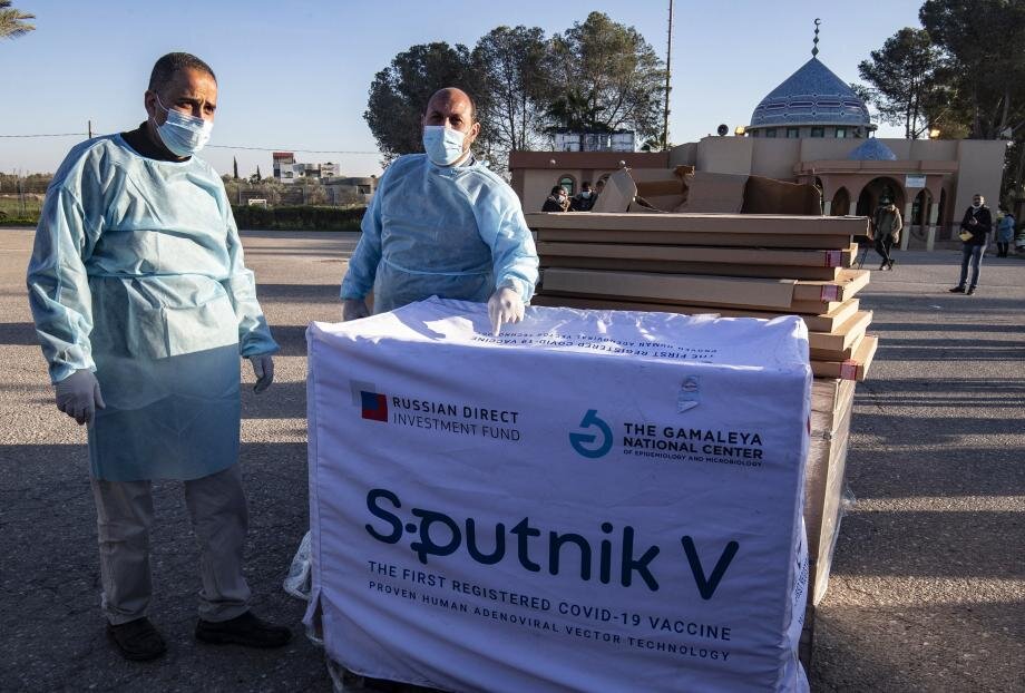 بعد طول انتظار، تصِل الجرعات الأولى من لقاح فيروس كورونا إلى فلسطين