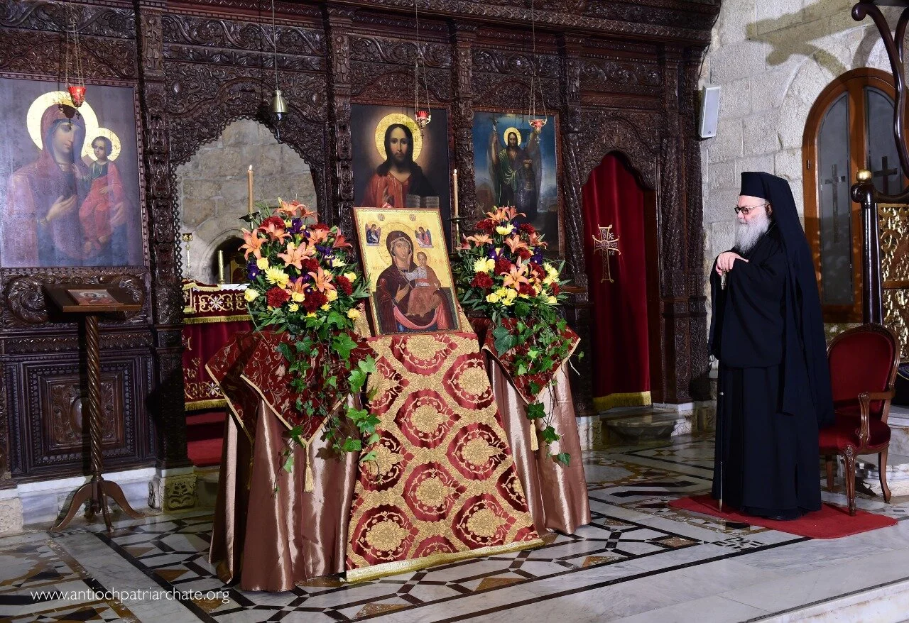 غبطة البطريرك يوحنا العاشر يازجي مترئسًا صلاة المديح الكبير في البلمند: نسأل اللّه السلام والاستقرار لبلادنا