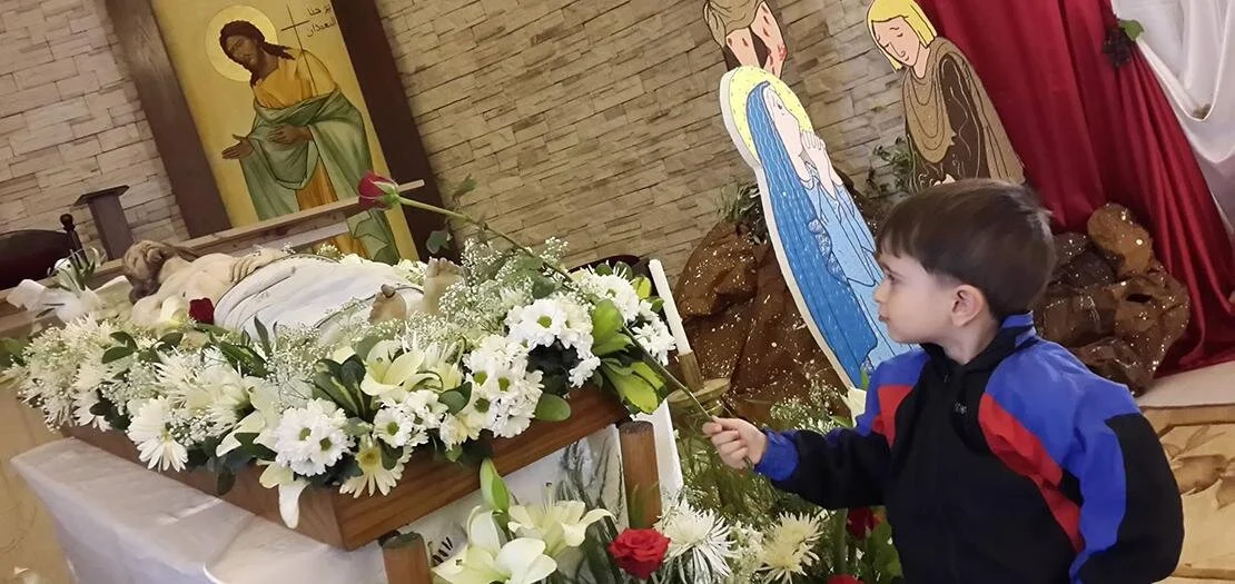 الكنيسة في مواجهة فيروس كورونا - الاحتفال بمراسيم الجمعة العظيمة داخل الكنائس وبحضور المؤمنين