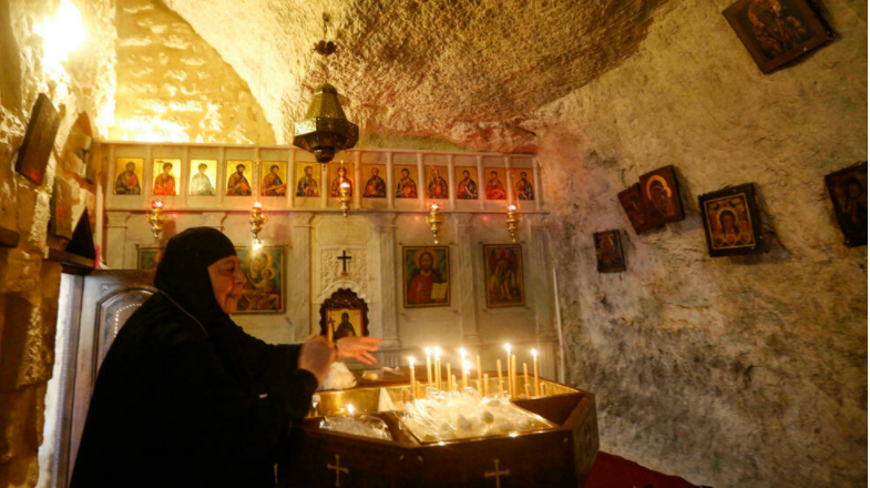 فجّ بلدة معلولا ينفض عنه غبار سنوات الحرب السّوريّة استعدادًا لإستقبال السّيّاح