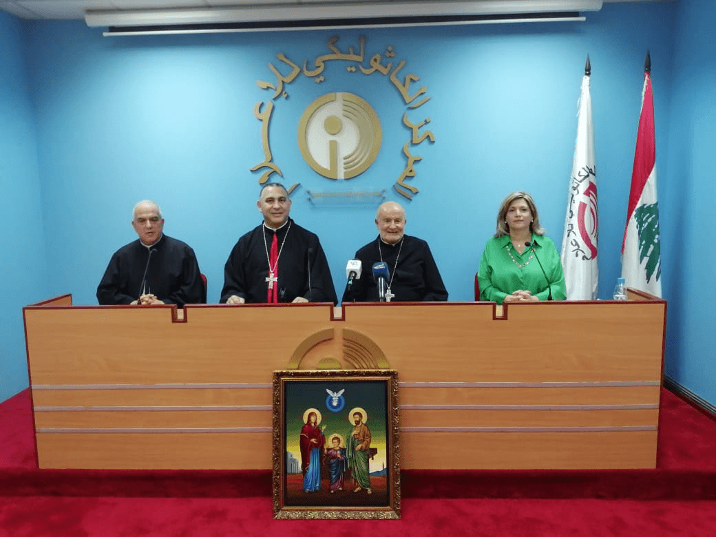 سيادة المطران مراد شرح أيقونة "العائلة المقدّسة للمشيئة الإلهيّة" وبرنامج مسيرة الحج في لبنان والشرق