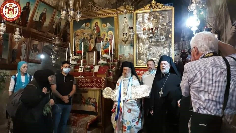 The Procession of the Dormition Icon Back to the   Metochion of Gethsemane 